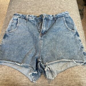 Great Smoky Los Angeles  Light Wash Shorts Cut Off High Waist